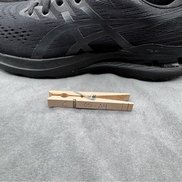 ASICS Gel Kayano 28 Men’s Size 11 Triple Black Running Shoes Athletic Stability - Picture 14 of 15